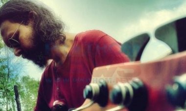 অসুস্থ শরীরেই গানের টানে ঢাকা থেকে বান্দরবান