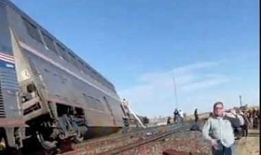 যুক্তরাষ্ট্রে ট্রেন লাইনচ্যুত, নিহত ৩, আহত ৫০