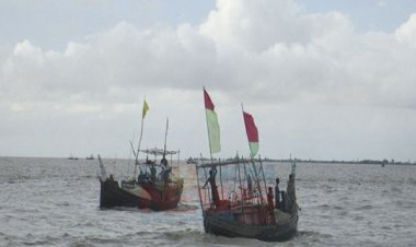 বঙ্গোপসাগরে ট্রলারডুবি: নিখোঁজ ৩ জেলের মরদেহ উদ্ধার