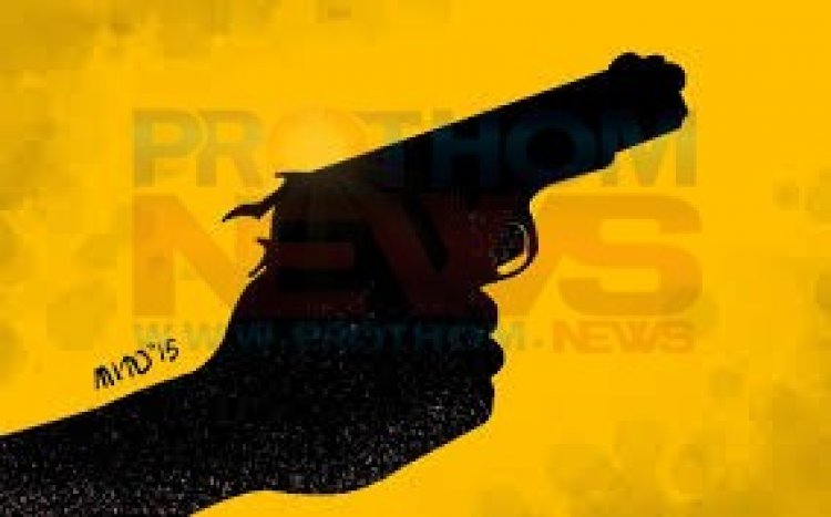 উপজেলা চেয়ারম্যানের প্রকাশ্যে অস্ত্র হাতের ভিডিও ভাইরাল