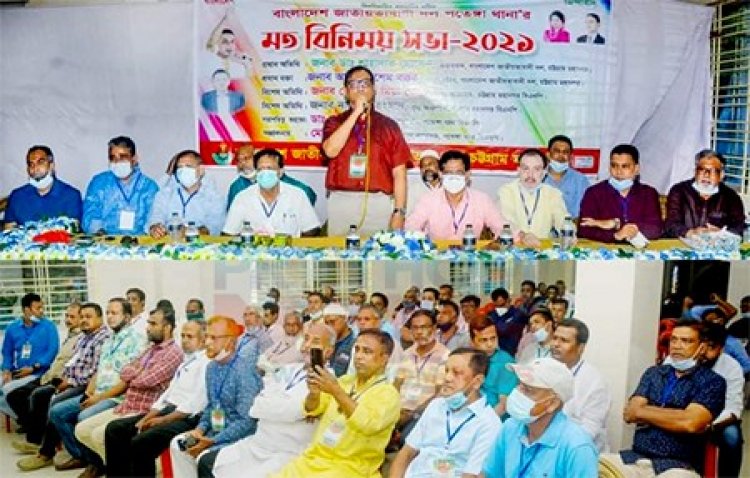 চট্টগ্রামের সড়কগুলোকে যুদ্ধবিধ্বস্ত কোনো নগরীর দৃশ্য বলে মনে হচ্ছে: ডা. ডা. শাহাদাত
