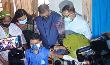স্কুলশিক্ষার্থীদের পরীক্ষামূলক করোনার টিকা দেওয়া শুরু