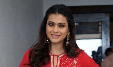 আবেগে ঝরঝর করে কাঁদলেন কাজল