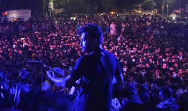  মানুষের সমুদ্রে জমেছিলো সহিংসতা বিরোধী কনসার্ট