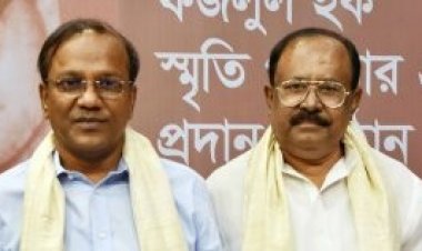  ফজলুল হক স্মৃতি পুরস্কার পেলেন কাজী হায়াৎ ও মাজহারুল ইসলাম