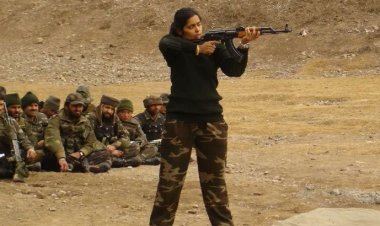 নারীকে সেনাপ্রধান করার পথে ভারত 