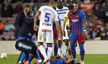  বুকে ব্যথা নিয়ে মাঠ থেকে হাসপাতালে আগুয়েরো