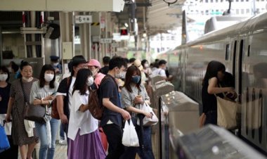 টোকিওতে ট্রেনে আগুন , আহত ১৫, ছুরিসহ গ্রেপ্তার