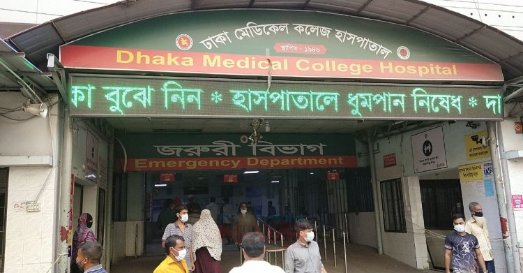 গভীর রাতে সবুজবাগে ৩ জনকে কুপিয়ে জখম