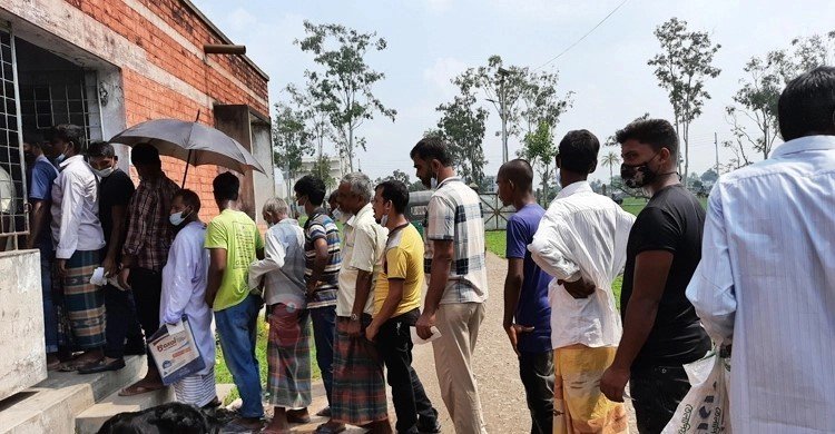 পাবনা মানসিক হাসপাতালে রোগী বাড়ছে ১০ গুন, বাড়েনি সেবার মান