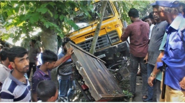 পাবনায় ট্রাকের সংঘর্ষে নিহত ৩