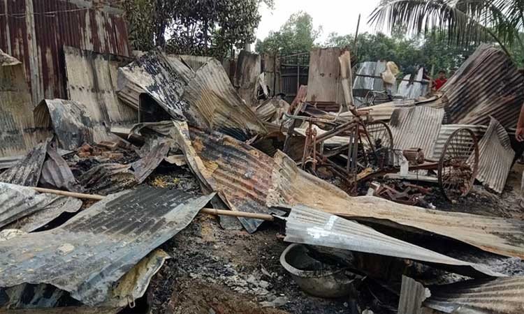 পীরগঞ্জে আগুন দেয়ার ঘটনায় আটক ৪২