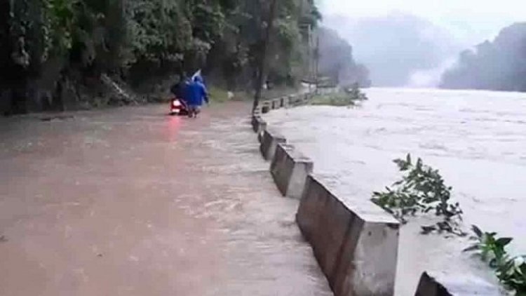 মহাসড়কও ডুবল তিস্তার পানিতে, পর্যটক চলাচলে নিষেধাজ্ঞা