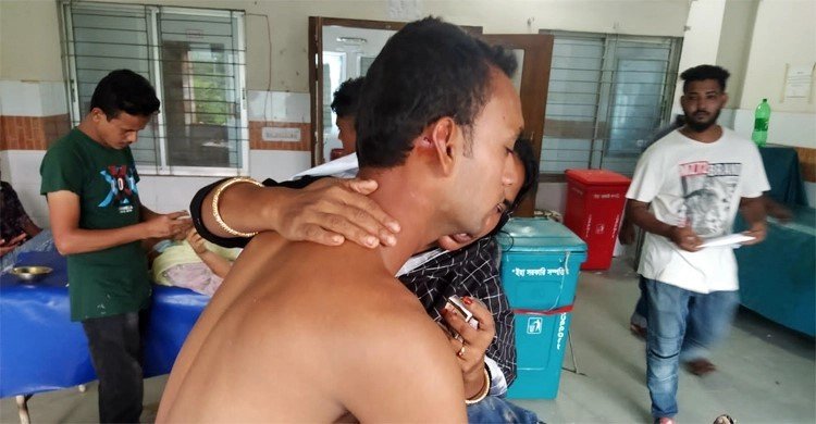 বিয়েবাড়িতে মাংস বেশি খাওয়াকে কেন্দ্র করে মারামারি, আহত ৩