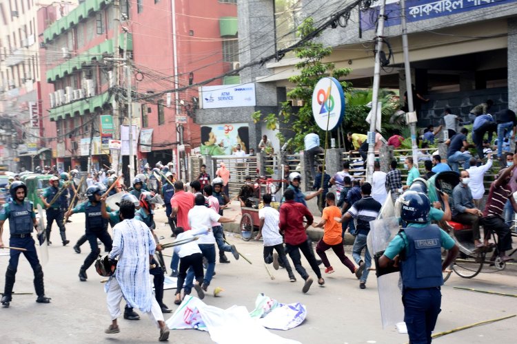নয়াপল্টনে বিএনপির নেতা–কর্মীদের সঙ্গে পুলিশের সংঘর্ষ