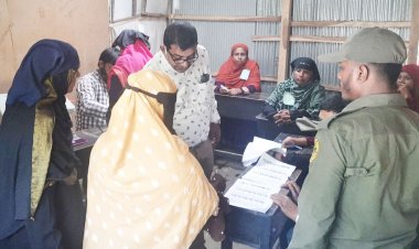 “হুনছি মাইনসের ভোট নাকি দিয়া দেয়, কেন্দ্রে যাওন লাগে না এইবার আইছিলাম ভোট দিতে তাও পারলাম না”