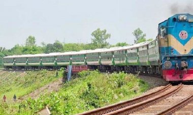 ট্রেনে ভাড়া আপাতত বাড়ছে না : রেলমন্ত্রী