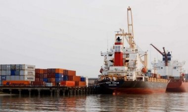 মোংলায় বিদেশী জাহাজের ধাক্কায় ডুবে গেছে কার্গো, নিখোঁজ ৩ জন