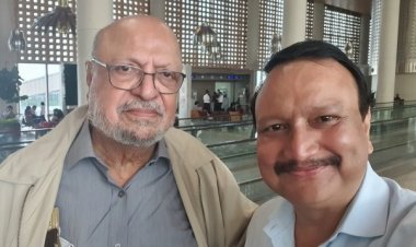  ‘বঙ্গবন্ধু’ সিনেমার শুটিং করতে ঢাকায় শ্যাম বেনেগাল