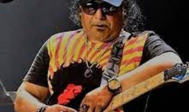  আইয়ুব বাচ্চুর স্মৃতি সংরক্ষণের অর্থ যোগাতে বিক্রি হচ্ছে টি-শার্ট