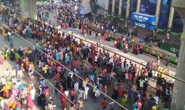 মিরপুরে পোশাক শ্রমিকদের সড়ক অবরোধ