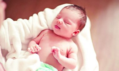  মা হলেন সাইকেল চালিয়ে হাসপাতালে যাওয়া নিউজিল্যান্ডের এমপি