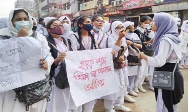 গণপরিবহনে শিক্ষার্থীদের হাফ ভাড়া নেওয়ার সিদ্ধান্ত