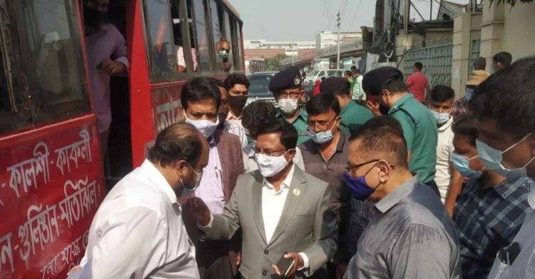 মহাখালী বাস টার্মিনালে হঠাৎ সড়ক সচিব