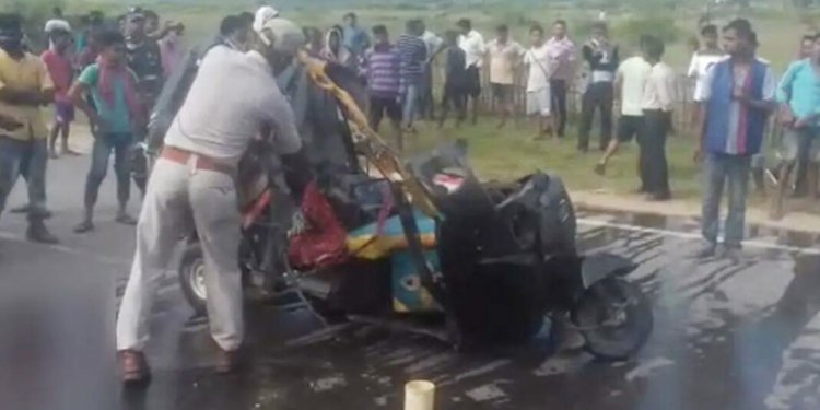 আসামে ট্রাকচাপায় নিহত ১০