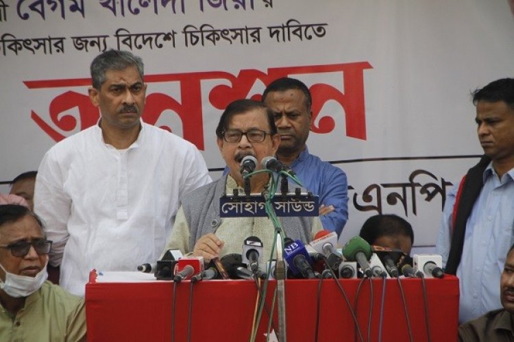 সরকারকে হাতজোড় করে ক্ষমা চাইতে হবে: মান্না