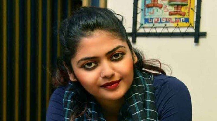 অভিনেত্রী সায়নীকে থানায় নিতে হোটেল ঘিরে রেখেছে পুলিশ