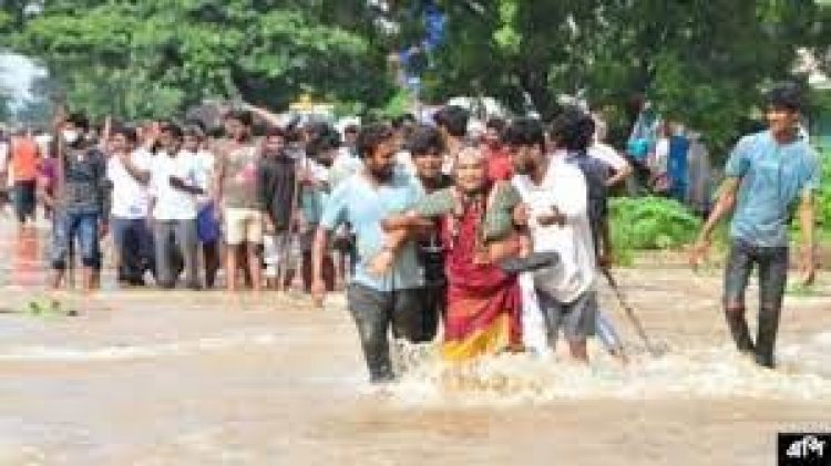 অন্ধ্রপ্রদেশে বন্যা-ভূমিধসে মৃতের সংখ্যা বেড়ে ৩০