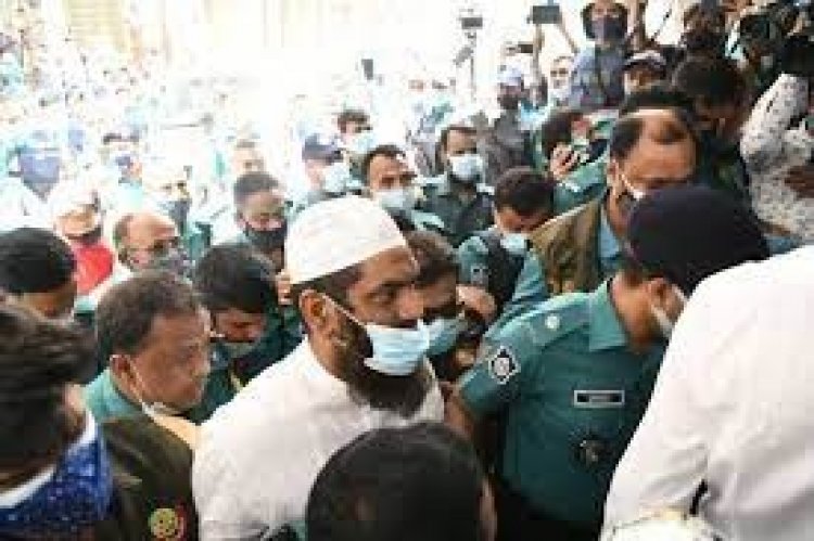 নারায়ণগঞ্জ আদালতে তোলা হলো মামুনুল হককে