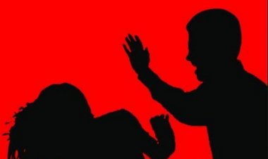 কুপ্রস্তাবে রাজি না হওয়ায় রোগিণীকে মারধর করে হাসপাতাল থেকে বের করে দেয়ার অভিযোগ