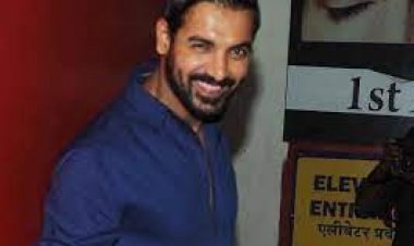  হঠাৎ সব মুছে দিলেন জন আব্রাহাম