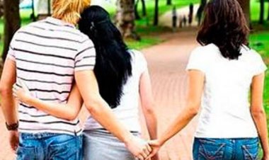 পরকীয়া প্রেমের প্রতি মহিলাদের ঝোঁক বেশি কেন?