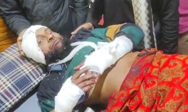 মঠবাড়িয়ায় নৌকার কর্মীকে কুপিয়ে কব্জি বিচ্ছিন্ন