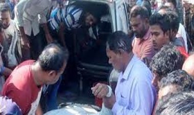 পঞ্চগড়ে পিকআপ ভ্যানে কেড়ে নিলো বাবা-ছেলের প্রান