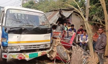 নবাবগঞ্জে পিকআপের ধাক্কায় নিহত ৩