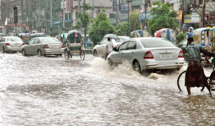 টানা বৃষ্টি-যানজটে রাজধানীজুড়ে ভোগান্তি চরমে