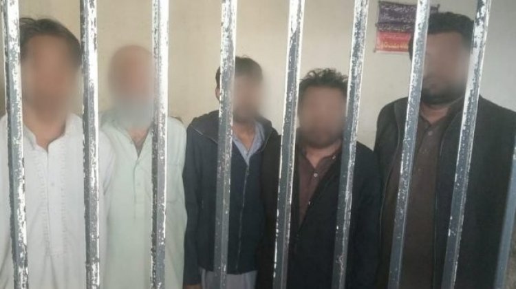 পাকিস্তানে চার নারীকে প্রকাশ্যে নির্যাতন, গ্রেফতার ৫