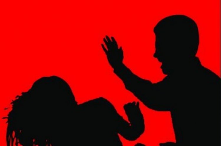 কুপ্রস্তাবে রাজি না হওয়ায় রোগিণীকে মারধর করে হাসপাতাল থেকে বের করে দেয়ার অভিযোগ