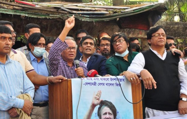 মুরাদের মতো প্রধানমন্ত্রীর ক্যাবিনেটকেও রাস্তায় শুয়ে থাকতে হবে: রিজভী