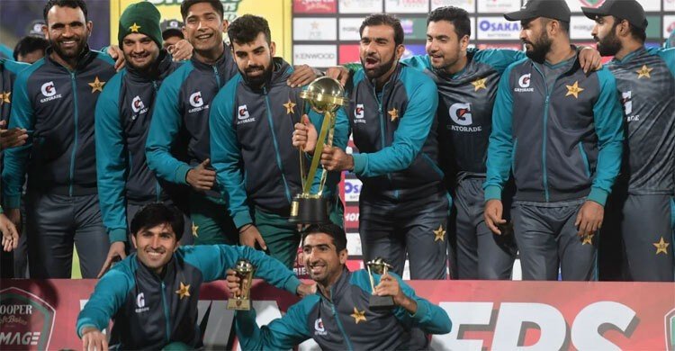 ক্যারিবীয়দের ২০৭ রানও পাত্তা পেলো না পাকিস্তানের কাছে