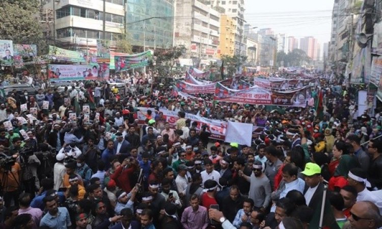 বিএনপির শোভাযাত্রায় নেতাকর্মীর ঢল