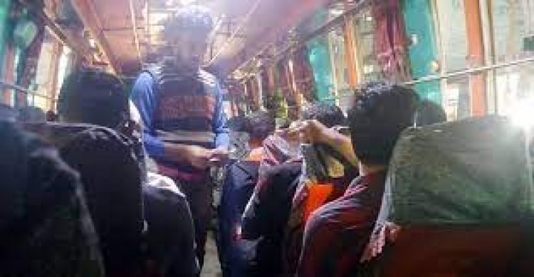 শৃঙ্খলা ফেরেনি বাসে, ভাড়া নিয়ে বাগবিতণ্ডা চলছেই