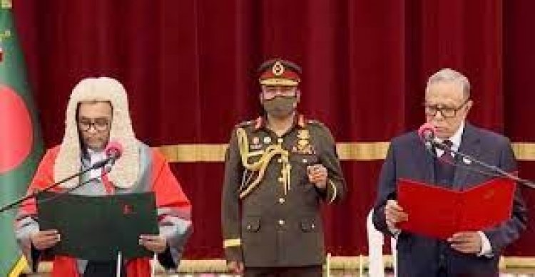 প্রধান বিচারপতি হিসেবে শপথ নিলেন হাসান ফয়েজ সিদ্দিকী