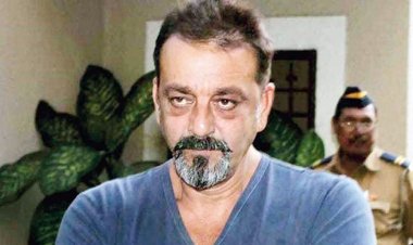 কারাগারে ঠোঙা বানাতেন সঞ্জয় দত্ত, প্রতিটিতে পেতেন ২০ পয়সা