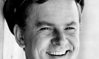 লিউড অভিনেতা বব সেগেটের মরদেহ উদ্ধার