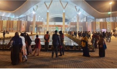 এখনই বন্ধ হচ্ছে না বাণিজ্য মেলা